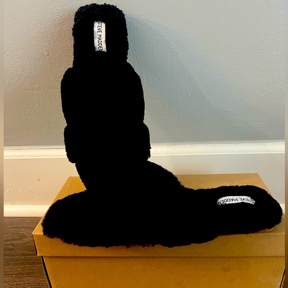 Steve Madden slippers